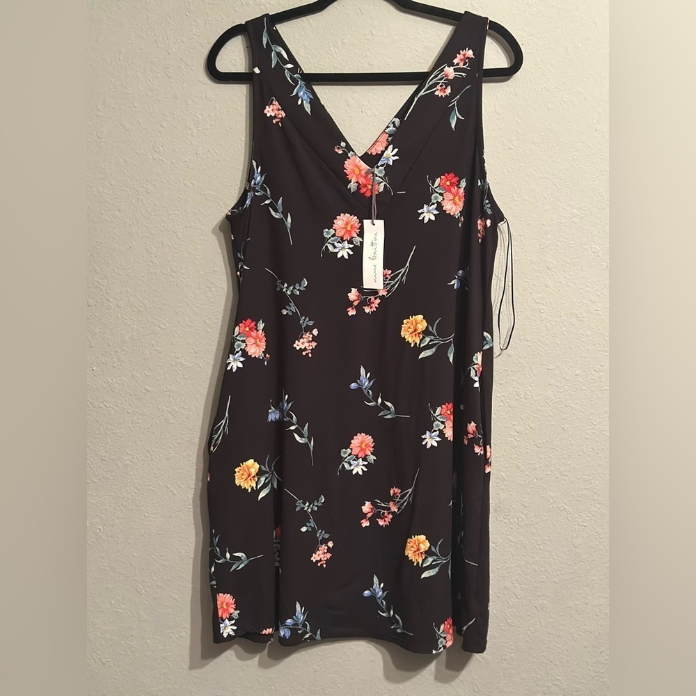 NWT Nine Britton Floral Sleeveless Dress